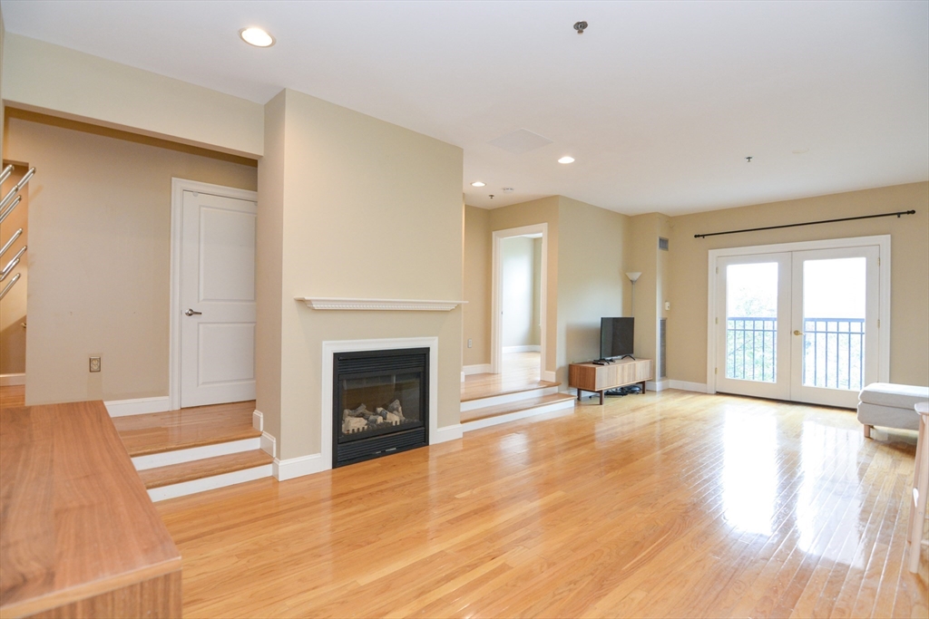 1723 Washington St, Boston, Massachusetts, 1 Bedroom Bedrooms, 3 Rooms Rooms,1 BathroomBathrooms,Residential,For Sale,Washington St,73390346