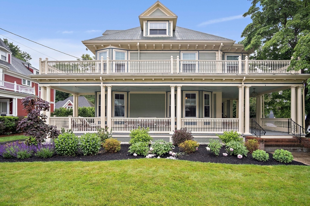 9 Arlington Rd, Woburn, Massachusetts, 5 Bedrooms Bedrooms, 12 Rooms Rooms,3.5 BathroomsBathrooms,Residential,For Sale,Arlington Rd,73390372