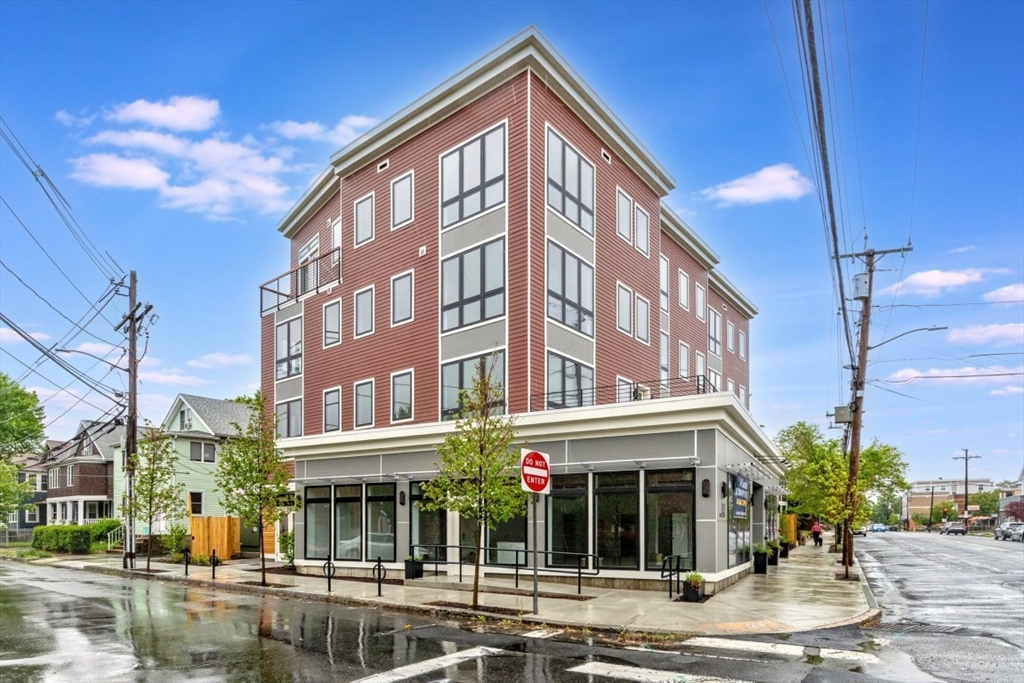 80 Broadway, Arlington, Massachusetts, 2 Bedrooms Bedrooms, 6 Rooms Rooms,2 BathroomsBathrooms,Residential,For Sale,Broadway,73390232