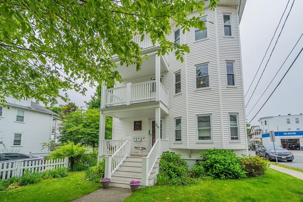 346 Trapelo Rd, Belmont, Massachusetts, 2 Bedrooms Bedrooms, 5 Rooms Rooms,1 BathroomBathrooms,Residential,For Sale,Trapelo Rd,73390235