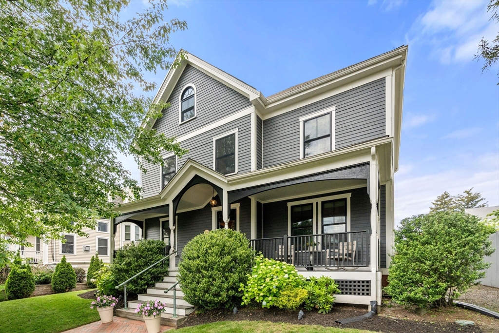60 Church St, Watertown, Massachusetts, 4 Bedrooms Bedrooms, 11 Rooms Rooms,2.5 BathroomsBathrooms,Residential Income,For Sale,Church St,73390412