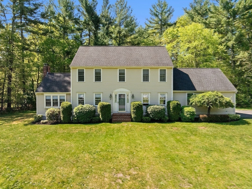 45 Heather Hills Dr, Bridgewater, Massachusetts, 3 Bedrooms Bedrooms, 9 Rooms Rooms,2.5 BathroomsBathrooms,Residential,For Sale,Heather Hills Dr,73390421