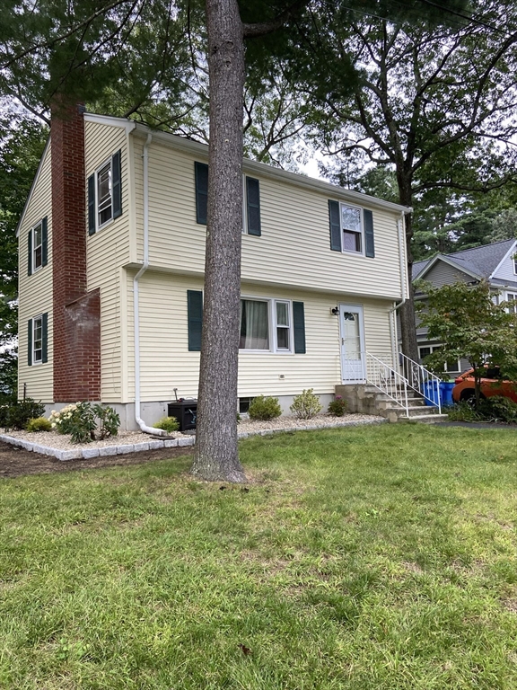 2 Marigold Ave, Wellesley, Massachusetts, 4 Bedrooms Bedrooms, 7 Rooms Rooms,1.5 BathroomsBathrooms,Residential Lease,For Rent,Marigold Ave,73390472