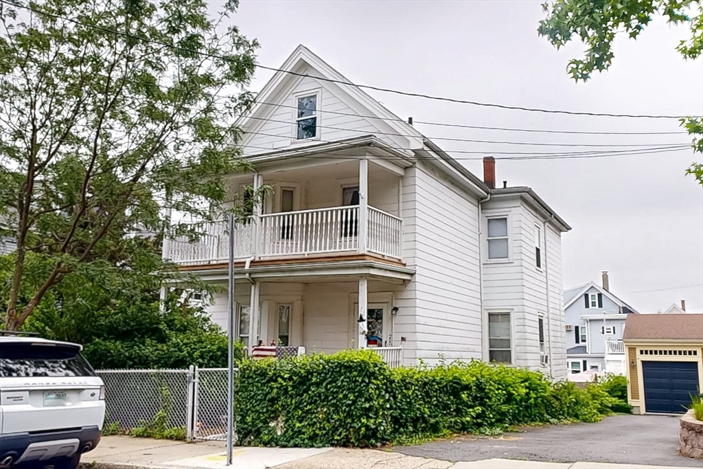 16 Berkeley Street, Somerville, Massachusetts, 4 Bedrooms Bedrooms, 11 Rooms Rooms,2 BathroomsBathrooms,Residential Income,For Sale,Berkeley Street,73390481