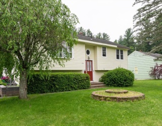 126 Forest Park Rd, Dracut, Massachusetts, 3 Bedrooms Bedrooms, 7 Rooms Rooms,1.5 BathroomsBathrooms,Residential,For Sale,Forest Park Rd,73390435