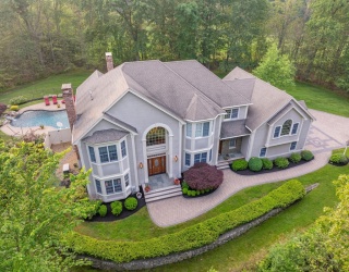 29 Hoveys Pond Dr, Boxford, Massachusetts, 5 Bedrooms Bedrooms, 11 Rooms Rooms,4.5 BathroomsBathrooms,Residential,For Sale,Hoveys Pond Dr,73390461