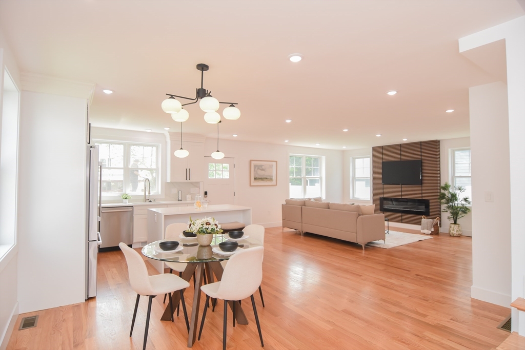 73A Trowbridge St, Belmont, Massachusetts, 4 Bedrooms Bedrooms, 8 Rooms Rooms,3.5 BathroomsBathrooms,Residential,For Sale,Trowbridge St,73390508