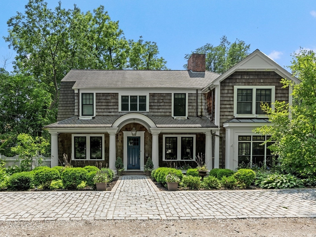31 Parley Ave, Boston, Massachusetts, 4 Bedrooms Bedrooms, 9 Rooms Rooms,3.5 BathroomsBathrooms,Residential,For Sale,Parley Ave,73390547