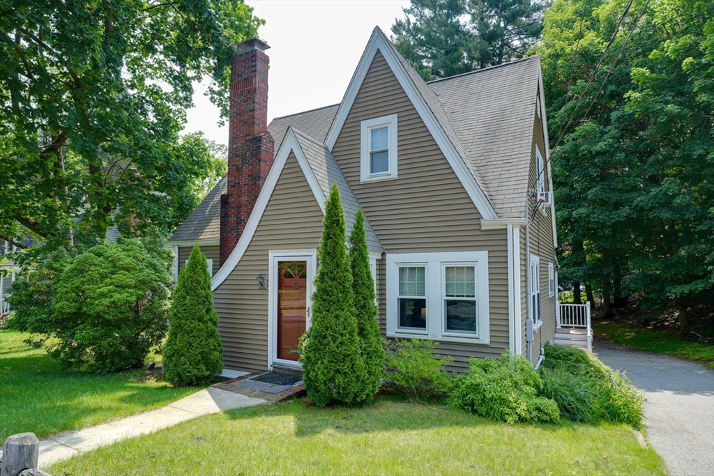 326 Rosemary Street, Needham, Massachusetts, 3 Bedrooms Bedrooms, 7 Rooms Rooms,1.5 BathroomsBathrooms,Residential,For Sale,Rosemary Street,73390558