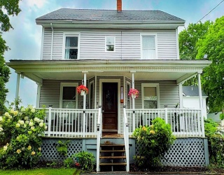 28 Walnut St, Natick, Massachusetts, 5 Bedrooms Bedrooms, 12 Rooms Rooms,3 BathroomsBathrooms,Residential Income,For Sale,Walnut St,73390564