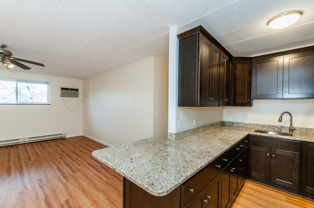 43 Burnham St, Belmont, Massachusetts, 2 Bedrooms Bedrooms, 4 Rooms Rooms,1.5 BathroomsBathrooms,Residential Lease,For Rent,Burnham St,73390559