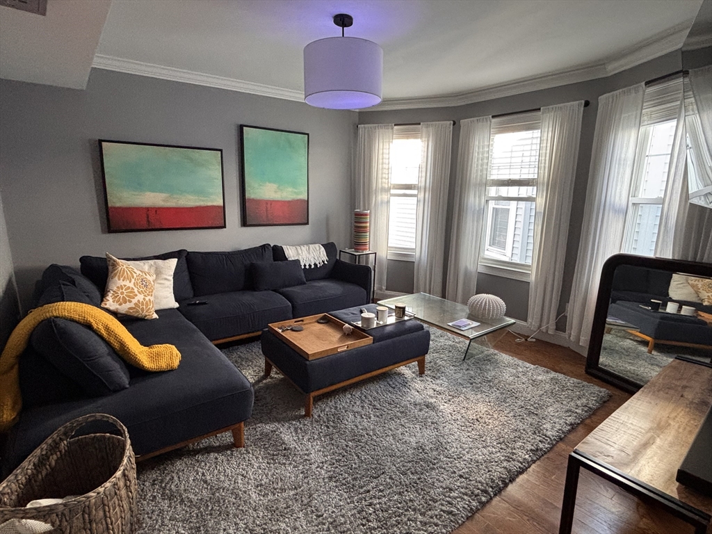 52 Chester Ave, Chelsea, Massachusetts, 3 Bedrooms Bedrooms, 4 Rooms Rooms,1 BathroomBathrooms,Residential Lease,For Rent,Chester Ave,73390486