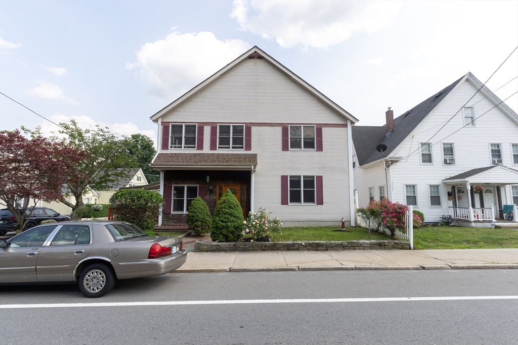 135 Main St, Blackstone, Massachusetts, 4 Bedrooms Bedrooms, 8 Rooms Rooms,3 BathroomsBathrooms,Residential Income,For Sale,Main St,73390375
