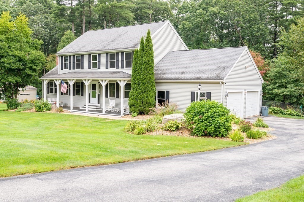 10 Tobin Dr, Dudley, Massachusetts, 3 Bedrooms Bedrooms, 8 Rooms Rooms,3 BathroomsBathrooms,Residential,For Sale,Tobin Dr,73390552