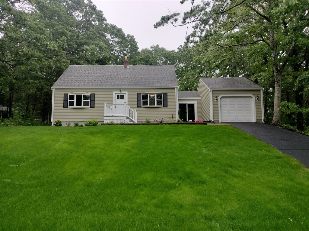 1092 State Rd, Plymouth, Massachusetts, 2 Bedrooms Bedrooms, 4 Rooms Rooms,2 BathroomsBathrooms,Residential,For Sale,State Rd,73390662