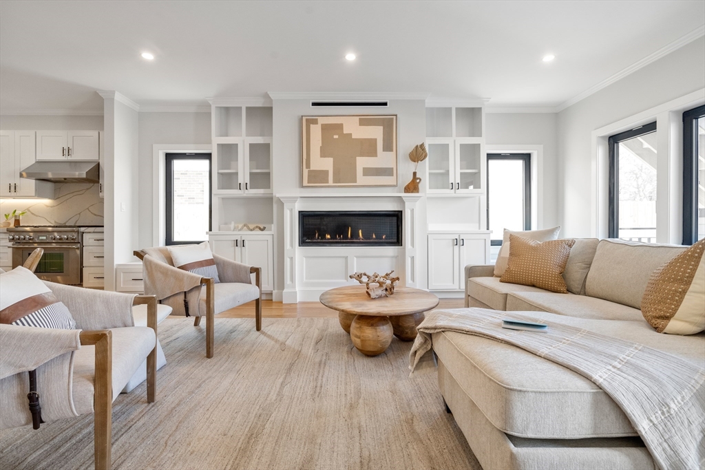 832 East 3rd, Boston, Massachusetts, 4 Bedrooms Bedrooms, 9 Rooms Rooms,4.5 BathroomsBathrooms,Residential,For Sale,East 3rd,73390672