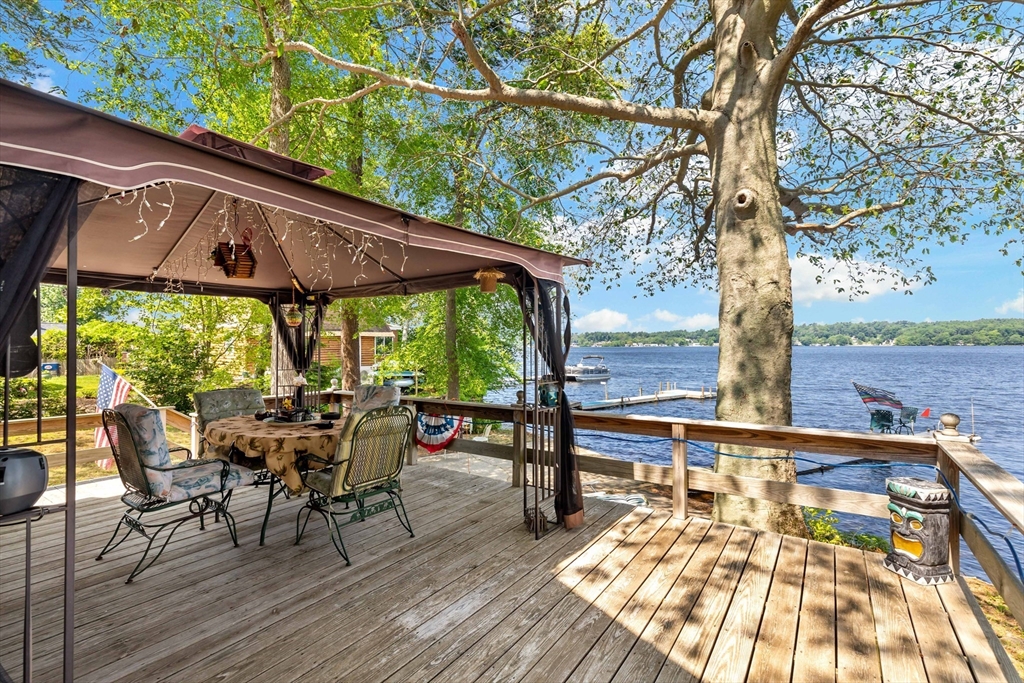 22 Fuller Shores Rd, Lakeville, Massachusetts, 2 Bedrooms Bedrooms, 4 Rooms Rooms,1 BathroomBathrooms,Residential,For Sale,Fuller Shores Rd,73390711