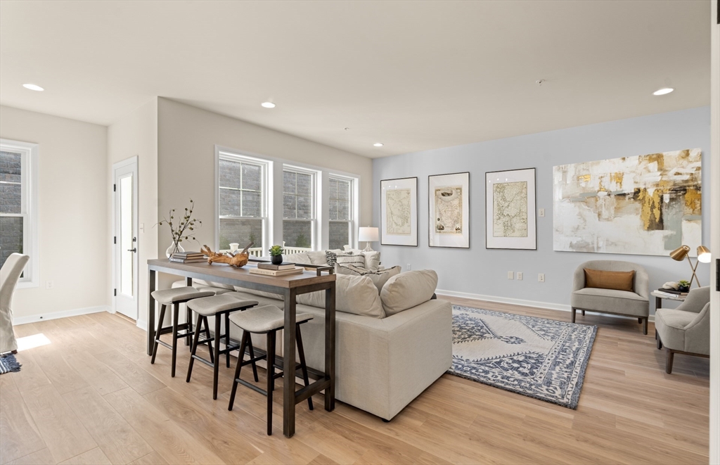 15 Mason Way, Woburn, Massachusetts, 3 Bedrooms Bedrooms, 6 Rooms Rooms,3.5 BathroomsBathrooms,Residential,For Sale,Mason Way,73390760