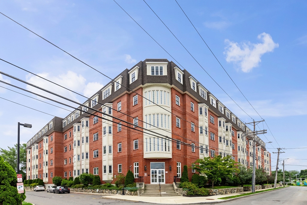 120 Wyllis Avene, Everett, Massachusetts, 2 Bedrooms Bedrooms, 4 Rooms Rooms,2 BathroomsBathrooms,Residential,For Sale,Wyllis Avene,73390766