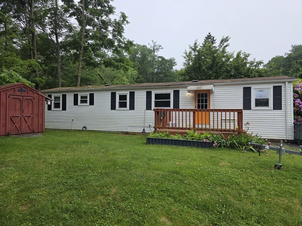1990 Massachusetts Ave, Lunenburg, Massachusetts, 2 Bedrooms Bedrooms, 5 Rooms Rooms,1 BathroomBathrooms,Residential,For Sale,Massachusetts Ave,73390779