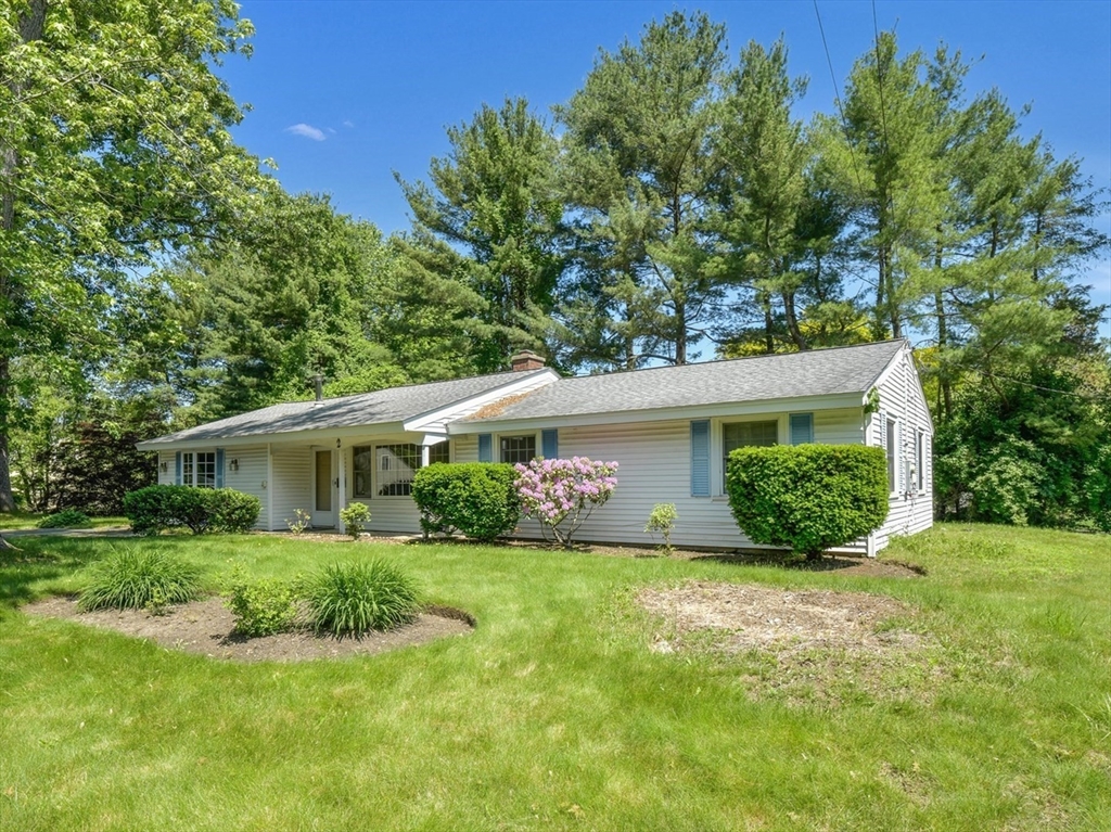 2 Catherine Rd, Framingham, Massachusetts, 3 Bedrooms Bedrooms, 7 Rooms Rooms,1.5 BathroomsBathrooms,Residential,For Sale,Catherine Rd,73390793