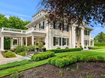 4 Cobb Avenue, Manchester, Massachusetts, 7 Bedrooms Bedrooms, 15 Rooms Rooms,8 BathroomsBathrooms,Residential,For Sale,Cobb Avenue,73389616