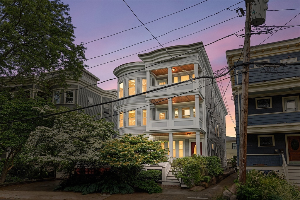 114 Trowbridge Street, Cambridge, Massachusetts, 3 Bedrooms Bedrooms, 8 Rooms Rooms,2 BathroomsBathrooms,Residential,For Sale,Trowbridge Street,73390824