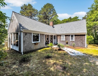 3 Five Corners, Barnstable, Massachusetts, 5 Bedrooms Bedrooms, 7 Rooms Rooms,2 BathroomsBathrooms,Residential,For Sale,Five Corners,73390885