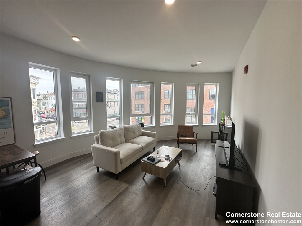 959 Dorchester Ave, Boston, Massachusetts, 2 Bedrooms Bedrooms, 3 Rooms Rooms,1 BathroomBathrooms,Residential Lease,For Rent,Dorchester Ave,73390898