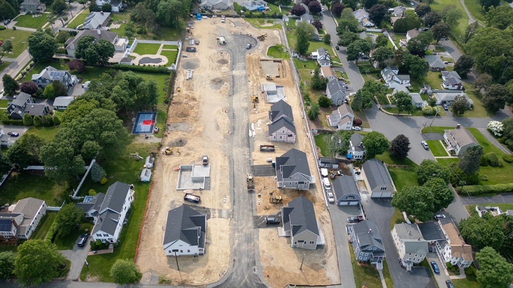 62 High Street, Stoneham, Massachusetts, 4 Bedrooms Bedrooms, 10 Rooms Rooms,2.5 BathroomsBathrooms,Residential,For Sale,High Street,73390867