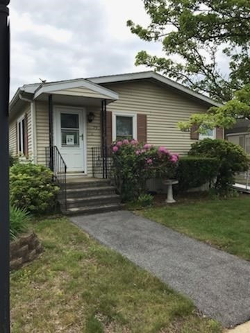 39 Castle Road, Attleboro, Massachusetts, 2 Bedrooms Bedrooms, 5 Rooms Rooms,1 BathroomBathrooms,Residential,For Sale,Castle Road,73390973
