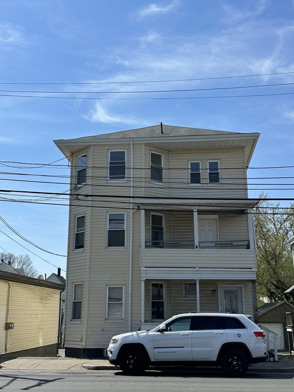 539 Washington St, Quincy, Massachusetts, 3 Bedrooms Bedrooms, 5 Rooms Rooms,1 BathroomBathrooms,Residential Lease,For Rent,Washington St,73390980