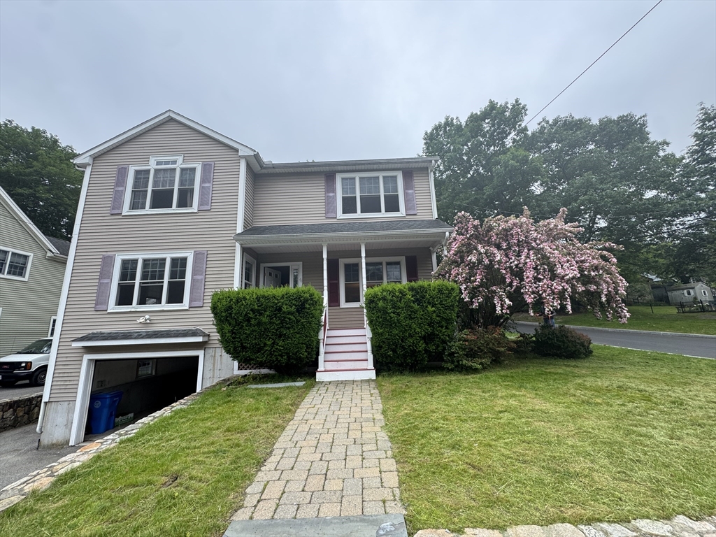 44 Rockridge Rd, Waltham, Massachusetts, 4 Bedrooms Bedrooms, 8 Rooms Rooms,2.5 BathroomsBathrooms,Residential Lease,For Rent,Rockridge Rd,73390985