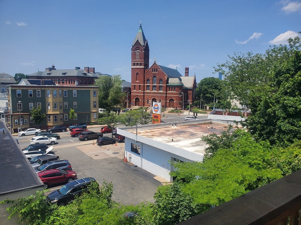 26 Buttonwood Street, Boston, Massachusetts, 2 Bedrooms Bedrooms, 5 Rooms Rooms,1 BathroomBathrooms,Residential Lease,For Rent,Buttonwood Street,73390991