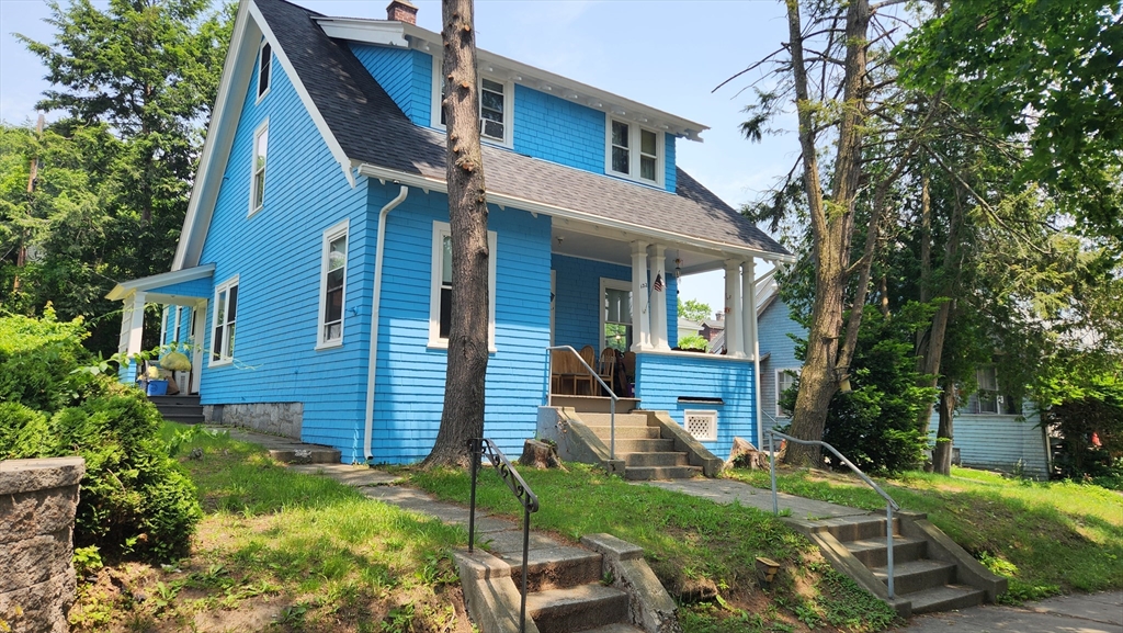 132 Institute Rd, Worcester, Massachusetts, 3 Bedrooms Bedrooms, 7 Rooms Rooms,2 BathroomsBathrooms,Residential,For Sale,Institute Rd,73391023