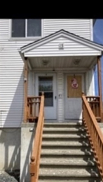 73 Neponset St, Revere, Massachusetts, 6 Bedrooms Bedrooms, 8 Rooms Rooms,2 BathroomsBathrooms,Residential Income,For Sale,Neponset St,73391044