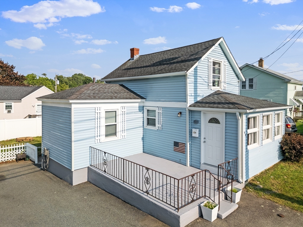 40 Louis Street, Swansea, Massachusetts, 2 Bedrooms Bedrooms, 4 Rooms Rooms,1 BathroomBathrooms,Residential,For Sale,Louis Street,73391046