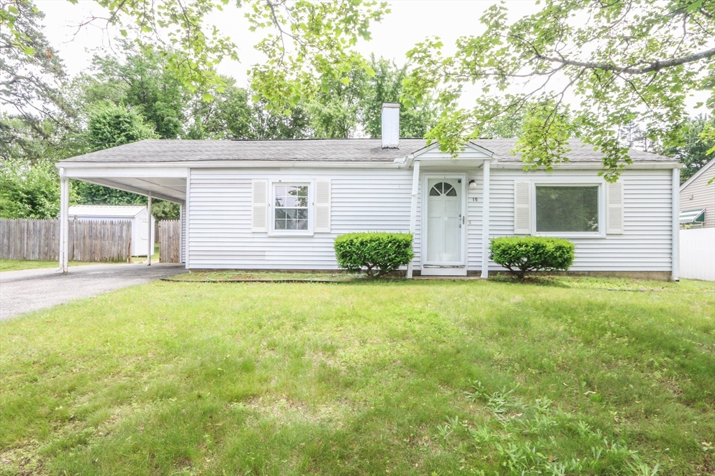15 Fredette St, Springfield, Massachusetts, 3 Bedrooms Bedrooms, 5 Rooms Rooms,1 BathroomBathrooms,Residential,For Sale,Fredette St,73391092