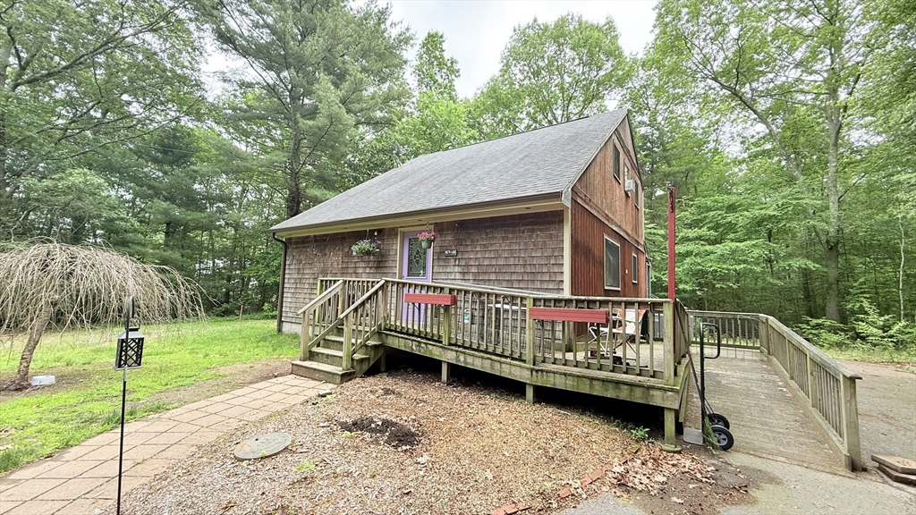 1755 Maple St, Dighton, Massachusetts, 3 Bedrooms Bedrooms, 7 Rooms Rooms,2 BathroomsBathrooms,Residential,For Sale,Maple St,73391152