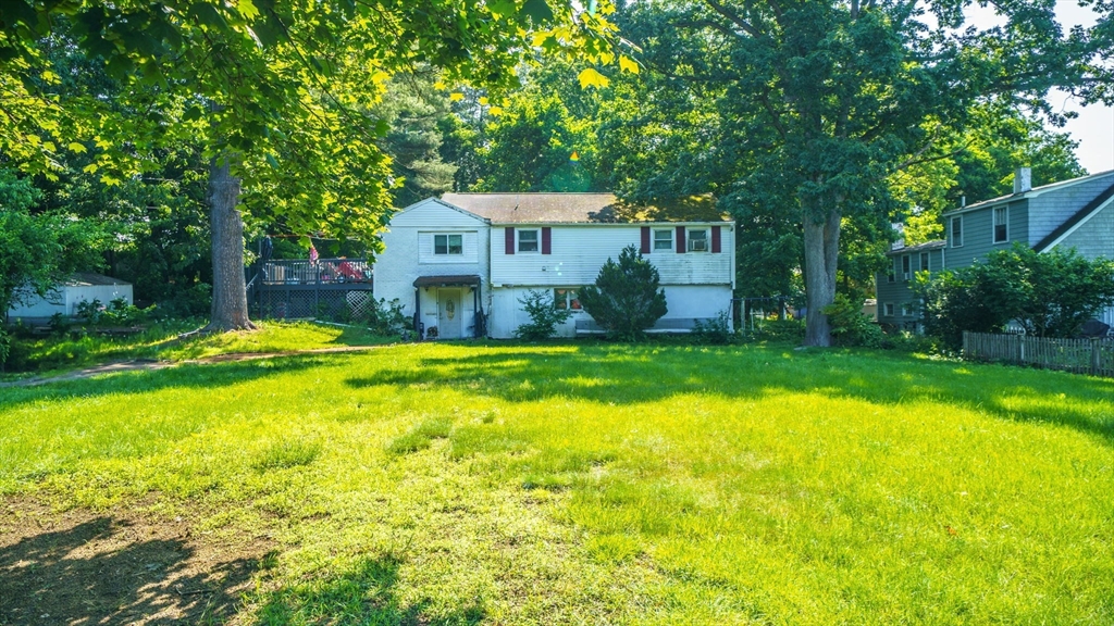 10 Sherwood Rd, Wilmington, Massachusetts, 4 Bedrooms Bedrooms, 6 Rooms Rooms,2 BathroomsBathrooms,Residential,For Sale,Sherwood Rd,73391181