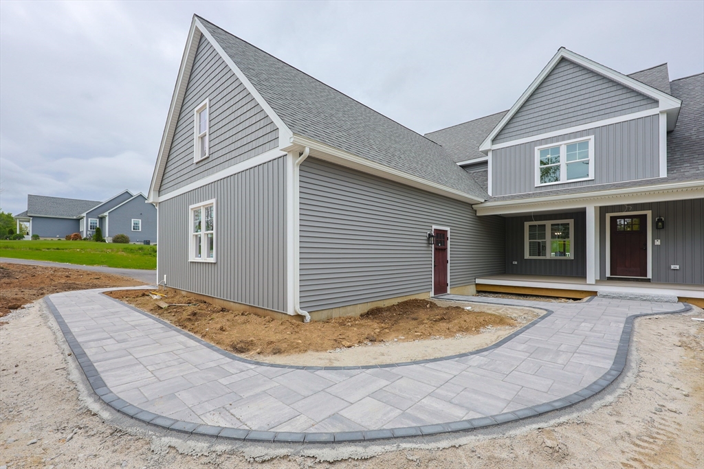 40 Blood Rd, Charlton, Massachusetts, 3 Bedrooms Bedrooms, 6 Rooms Rooms,3.5 BathroomsBathrooms,Residential,For Sale,Blood Rd,73391190