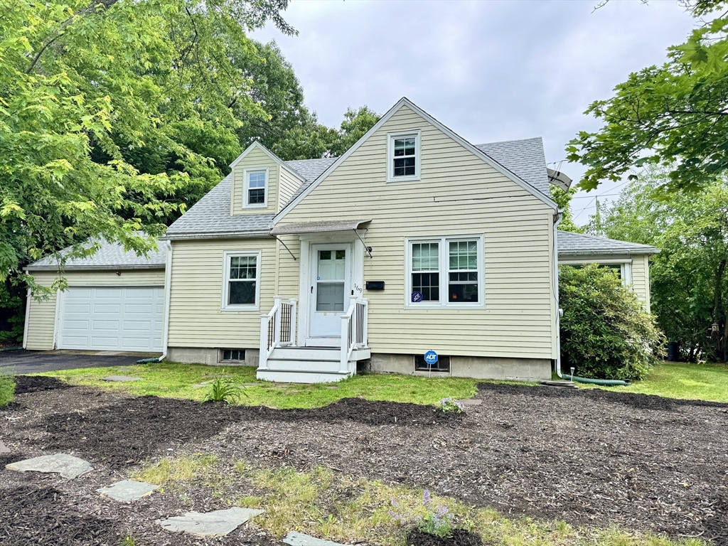 169 Beauchamp Ter, Chicopee, Massachusetts, 4 Bedrooms Bedrooms, 6 Rooms Rooms,1 BathroomBathrooms,Residential,For Sale,Beauchamp Ter,73391252