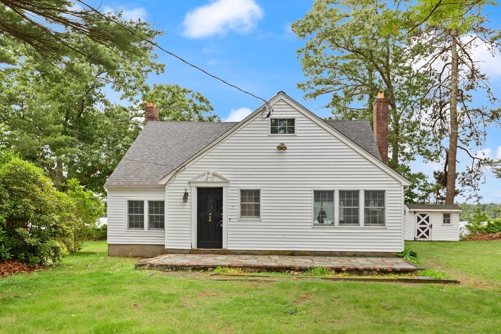 39 Faye Ave, Middleboro, Massachusetts, 4 Bedrooms Bedrooms, 6 Rooms Rooms,1 BathroomBathrooms,Residential,For Sale,Faye Ave,73391380