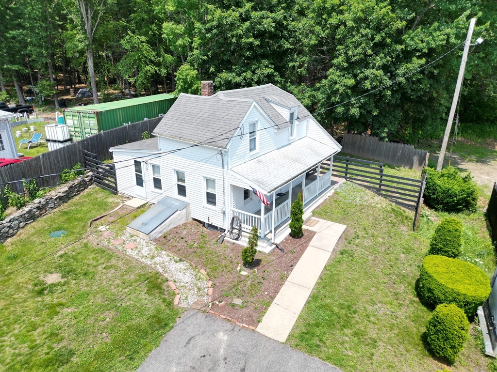 7 Coolidge St, Hudson, Massachusetts, 2 Bedrooms Bedrooms, 5 Rooms Rooms,1 BathroomBathrooms,Residential,For Sale,Coolidge St,73391385