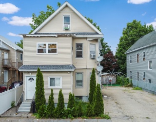 19-21 Pleasant Terr, Lawrence, Massachusetts, 6 Bedrooms Bedrooms, 12 Rooms Rooms,3 BathroomsBathrooms,Residential Income,For Sale,Pleasant Terr,73391420