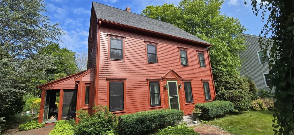 1095 Main St, Hanover, Massachusetts, 3 Bedrooms Bedrooms, 7 Rooms Rooms,1.5 BathroomsBathrooms,Residential,For Sale,Main St,73391342