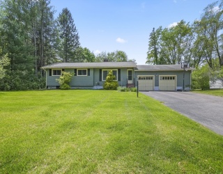 35 Snake Brook Road, Wayland, Massachusetts, 3 Bedrooms Bedrooms, 7 Rooms Rooms,2 BathroomsBathrooms,Residential,For Sale,Snake Brook Road,73391359