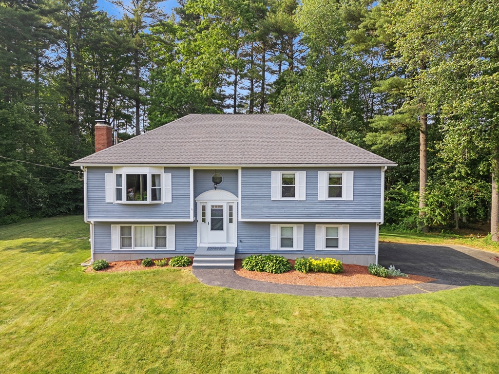 75 Bettsy Rd, Taunton, Massachusetts, 3 Bedrooms Bedrooms, 9 Rooms Rooms,2 BathroomsBathrooms,Residential,For Sale,Bettsy Rd,73391387