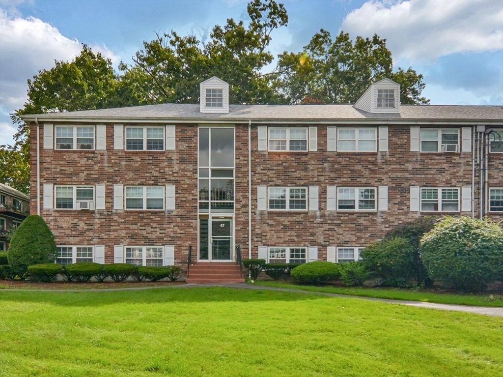 47 Edgelawn Avenue, North Andover, Massachusetts, 2 Bedrooms Bedrooms, 4 Rooms Rooms,1 BathroomBathrooms,Residential Lease,For Rent,Edgelawn Avenue,73391948
