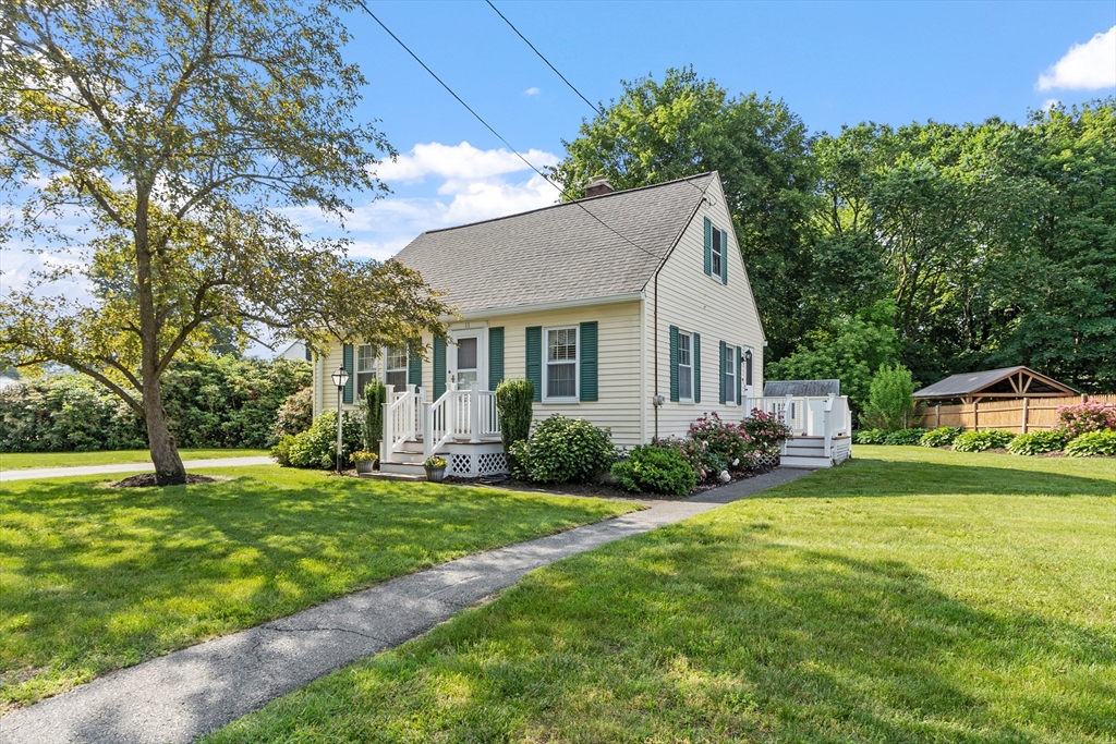 11 Beaconsfield St, Lawrence, Massachusetts, 2 Bedrooms Bedrooms, 4 Rooms Rooms,1 BathroomBathrooms,Residential,For Sale,Beaconsfield St,73391950